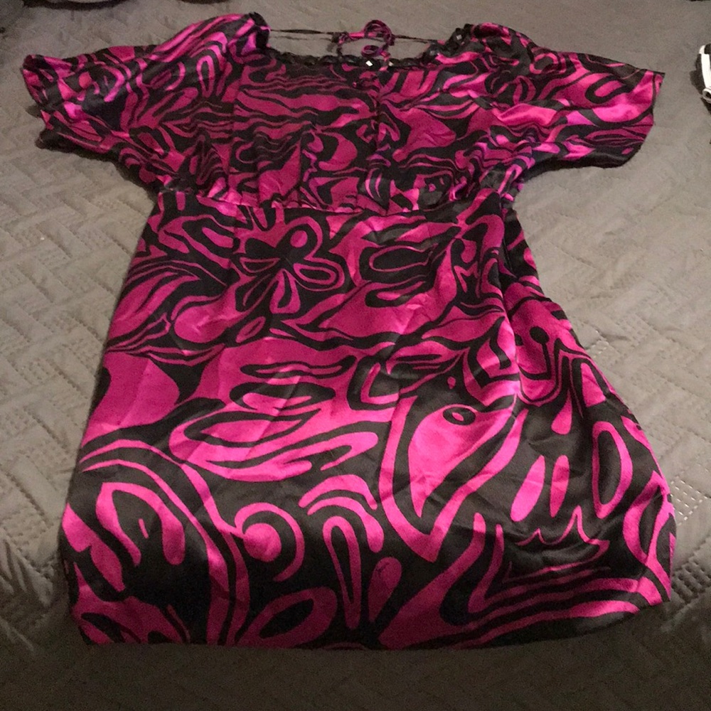 Black and fusha dress